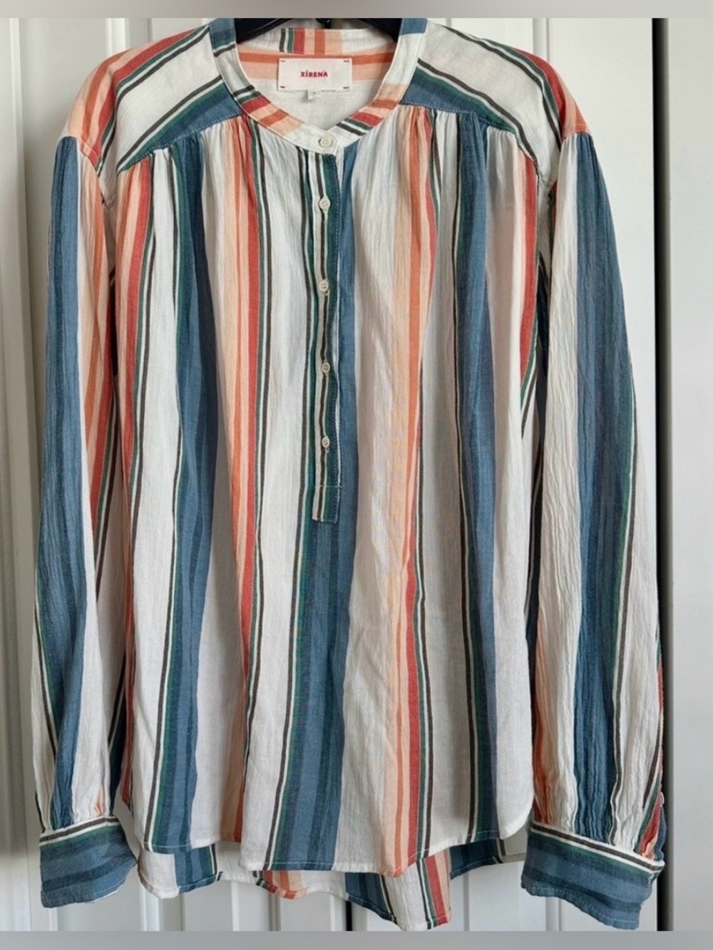 XiRENA MIKA Blouse Medium like new - Picture 2 of 5